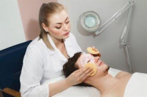 How to Become a Skincare Specialist