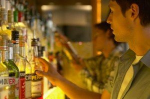 How to Become a Head Bartender