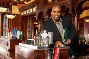 How to Become a Beverage Manager