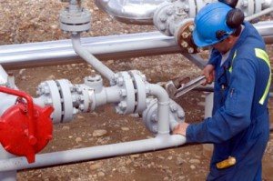 How to Become an Oil and Gas Worker
